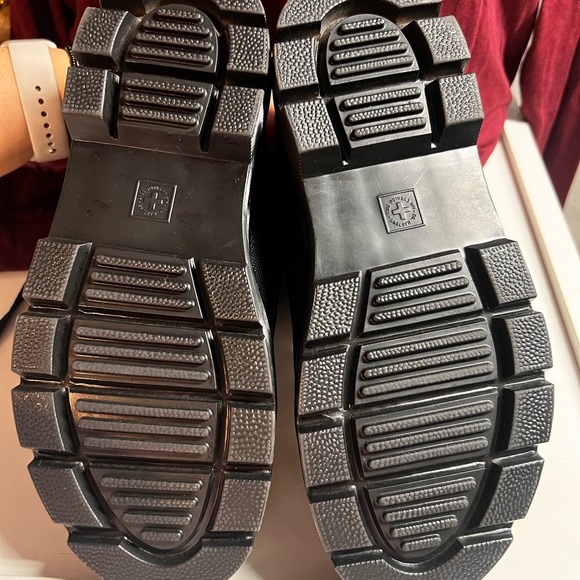 Dr.Martens black lace up boots, size 9, new with out tag - Picture 5 of 8